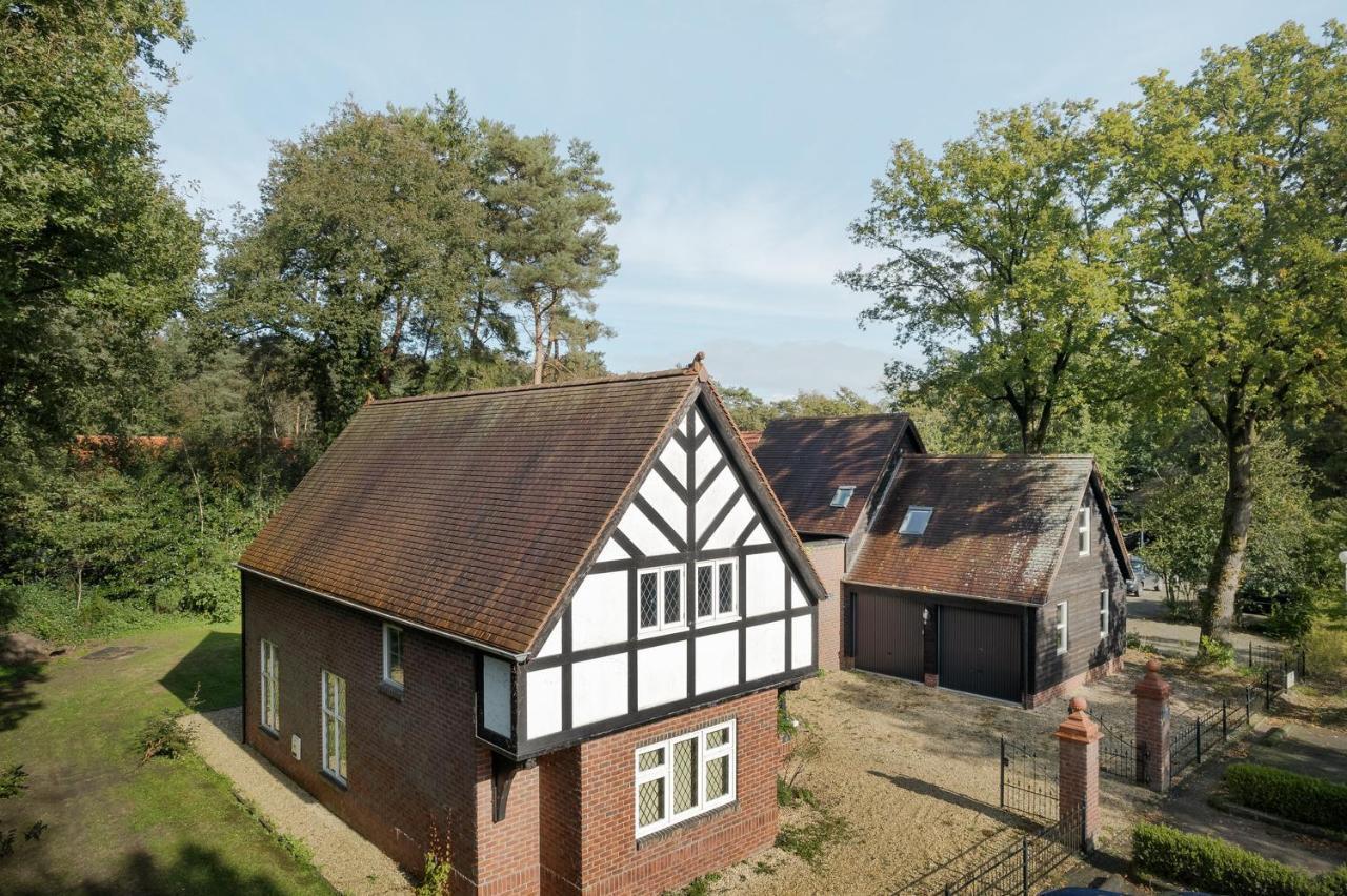 Beautiful English Villa With Hottub Zuidwolde  Bagian luar foto
