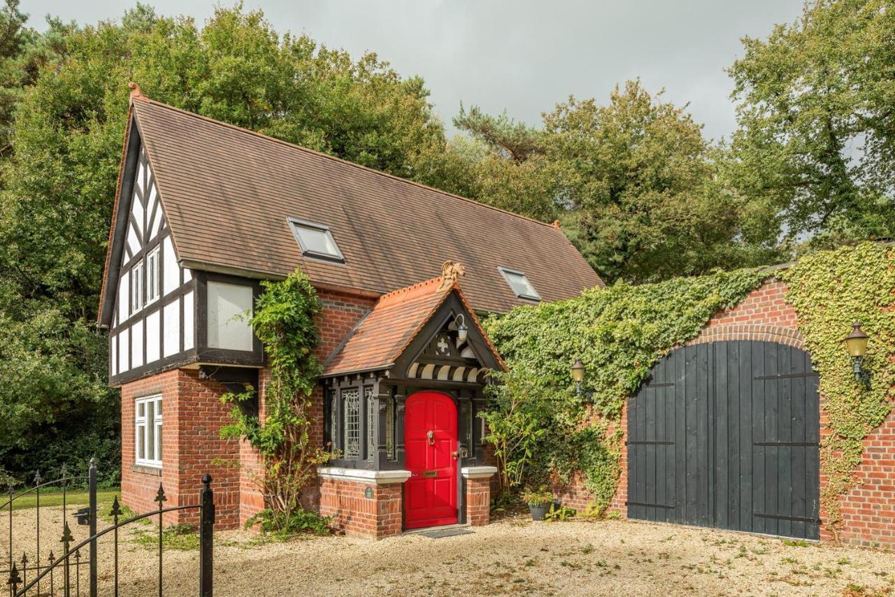 Beautiful English Villa With Hottub Zuidwolde  Bagian luar foto