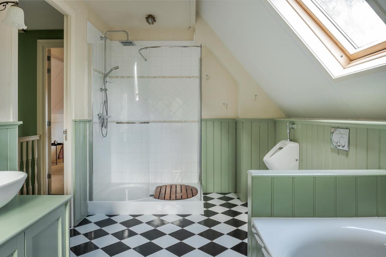 Beautiful English Villa With Hottub Zuidwolde  Bagian luar foto